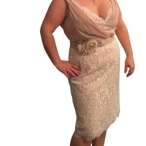 Elegant Lace Wedding Dress – Size 20 (Fits like 16)